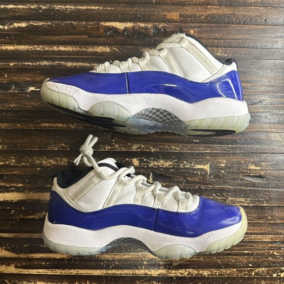 Women's Air Jordan Retro 11 Low "White Concord" 2020 US Women's Size 9 - Picture 3 of 7